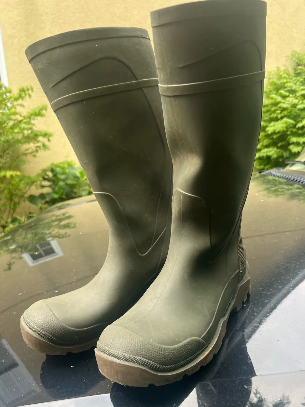 Men’s size 8 tall green rubber rainboots fishing waterproof